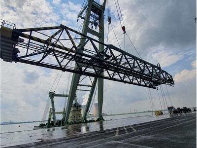 Van Kempen Sloop van havenkranen PSA Antwerpen